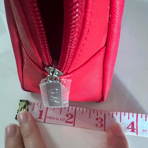 Rare Artist Keith Haring x Olay Red Friends Vanity Pouch Makeup Cosmetics Bag - Picture 9 of 14